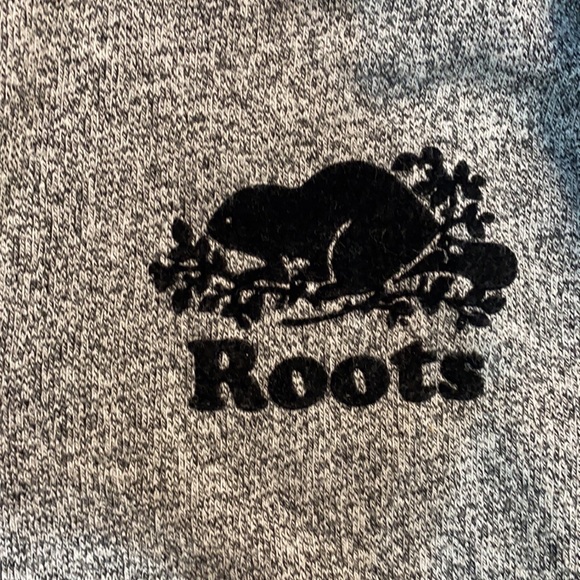 Roots men’s 1/4 zip sweater - Picture 3 of 3